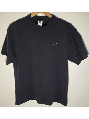 Vintage 2000's Y2K Nike Swoosh Embroidered Distressed T-Shirt Black - M